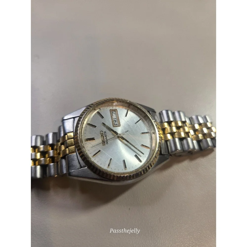 Vtg SEIKO Quartz Gold Silver Tone 5Y23 8A69 A4 RARE Date Wrist Watch Mens Japan